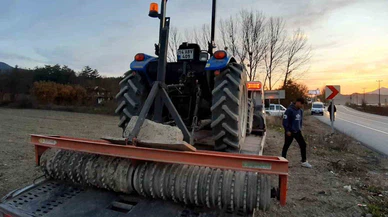 Tarlada korkunç kaza! Merdanenin altında kaldı