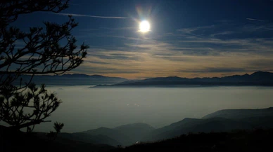 Erzincan’ı kaplayan yoğun sis görenleri hayran bıraktı