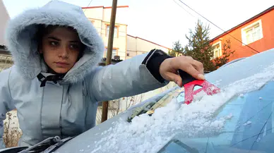 İznoz Deresi dondu, Sarıkamış buzla kaplandı!