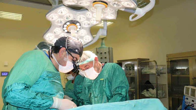 Doktorlar bile şaşırdı: Karnından çıkan ağırlık görenleri hayrete düşürdü