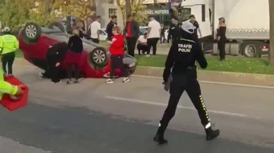 Bursa'da feci kaza: Sürücü takla atan araca sıkıştı!