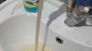 İstanbul’da musluklardan kirli su akmasına vatandaşlardan tepki