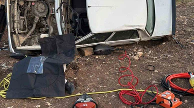 Direksiyon hâkimiyetini kaybetti, takla attı! Olay yerinde acı son...