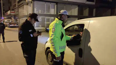 Trafik denetiminde peş peşe gelen şok: Çifte ehliyet skandalı!