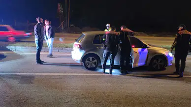 Polis dur dedi, o kaçtı... Trafikte Hollywood sahnesi