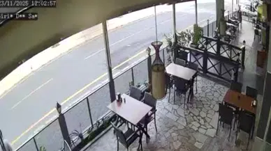Çarpıp kaçmak istedi: 15 yaşındaki sürücü güvenlik kamerasına yansıdı
