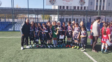 Nefes kesen finalde büyük başarı: Özalp YBO kızları zirveye adını yazdırdı!