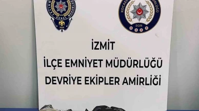 Polisin şüphe üzerine durdurduğu şahısların üzerinden uyuşturucu çıktı