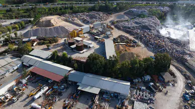 İzmir Buca'da belediye şantiyesinde çöp depolanmasına tepki