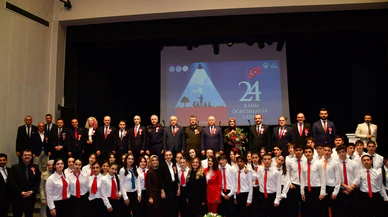 Öğretmenler günü kutlamasına yoğun ilgi: Protokolden önemli mesajlar!