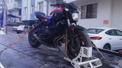 7 kuralı birden hiçe saydı... Polisten kaçan motosikletliye ağır fatura!