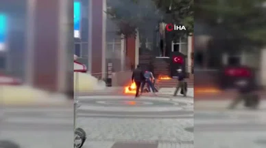 Psikolojik sorunları olduğu iddia edilen şahıs kaymakamlık önünde kendini yaktı