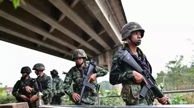 Sınır krizinde yeni sayfa: 18 Kamboçyalı asker serbest bırakıldı!