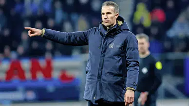 Son 11 maçta 8 yenilgi: Feyenoord’da Van Persie krizi