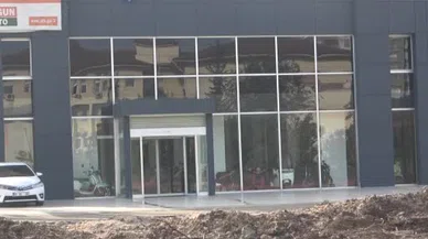 Beğendiler, girdiler, çaldılar... Adana’da motosiklet galerisini çocuklar soydu!