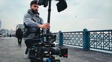 Boğaz Köprüsü’nde şoke eden olay: Ünlü kameraman kendini sulara bıraktı!