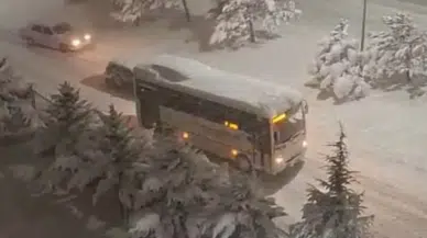 Kar bastırdı, hayat durdu... Bolu’da okullar ve kurslar bir gün daha tatil edildi!