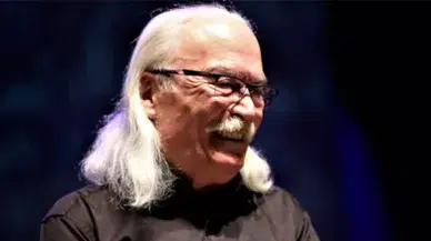 'Moğollar' grubunun üyesi Cahit Berkay, restoran ziyaretini arabasıyla gerçekleştirdi!