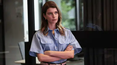 ‘Gizli Profil’ vizyona giremedi... Beren Saat, ‘Hazırlık yetersizliğini' gizlemeyi başardı!