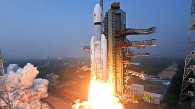 Space X'e meydan okuyor: Dünya'nın en büyük ticari uydusu yörüngeye fırlatıldı!