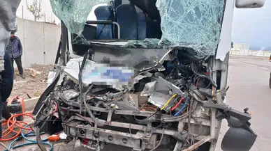 Kayseri’de korku dolu anlar! İşçi servisi tırla çarpıştı