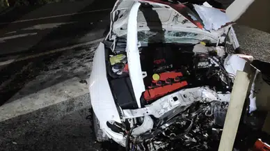 Tekirdağ’da korkunç kaza! Refüje çarpan araçtan acı haber