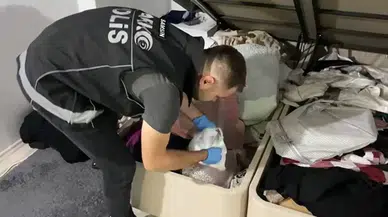 Samsun’da uyuşturucu tacirlerine darbe...Baza altı her şeyi ele verdi!