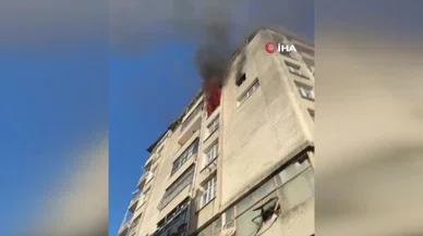 Seyhan’da apartman alevler içinde!