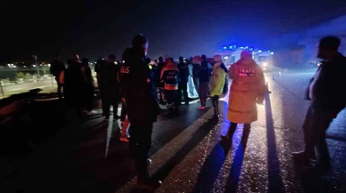 Direksiyon hâkimiyeti kayboldu, otomobil hurdaya döndü!