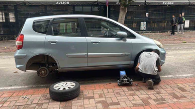 Alanya’da gece dehşeti: Park halindeki 20 aracın lastikleri bıçakla kesildi!