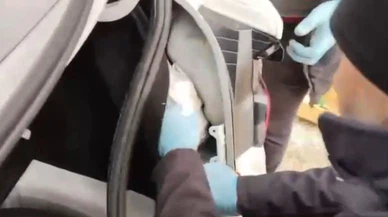 El telsizli zehir ağı çöktü... Araçtan çıkan paketler ekipleri harekete geçirdi!