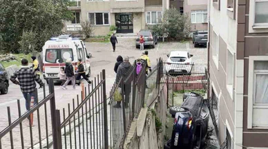 Avcılar'da uçan araba: Ehliyetsiz sürücü apartman bahçesine daldı!