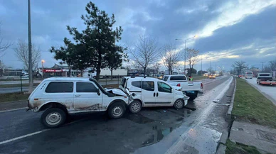 Zincirleme kaza ulaşımı kilitledi... D-100’de hayat durdu, sürücüler isyan etti!