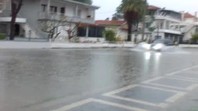 Balıkesir'i sel götürdü: Yazlık siteler ve tarım arazileri sular altında!