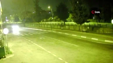 Direksiyon hâkimiyeti tatilde, minibüs derede! Bursa’daki o “dalış” kamerada...