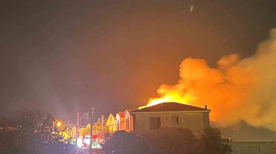 Lüks sitede korku dolu gece: Çeşme'de villa alev alev yandı!