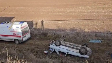 Cenazeye giderken kaza: Çorum'da otomobil tarlaya uçtu!