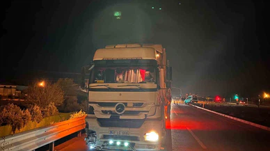 Gaziantep’te aile gezisi kabusa döndü! Tır çarptı, araç savruldu...