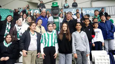 Osmangazi Belediyesi 100 çocuğu maça götürdü: Tribünde Bursaspor heyecanı