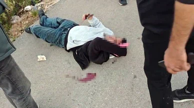 Antalya’da tramvay durağında kanlı hesaplaşma...Yardım çığlıklarıyla yere yığıldı!