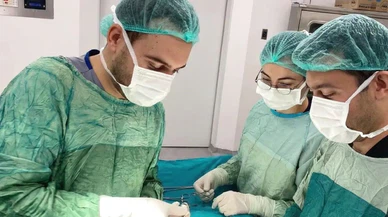Şuhut Devlet Hastanesi’nden başarılı ameliyat: Yama ile fıtık onarımı!