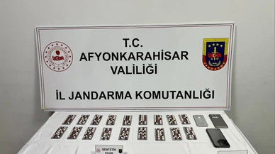 Evde ilaç var, reçete yok, hikâye çok... Jandarma hapları boğazlarına dizdi!