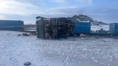Bir anlık geçiş her şeyi değiştirdi... Kars’ta tren kamyonu biçti, geriye acı bıraktı!