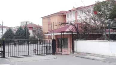 Kız öğrencilerine cinsel organının fotoğrafını gönderen tacizci öğretmen tutuklandı