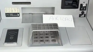 ATM’ye sinirlenince güvenliği bıçakladı... Kart arızası cinayet provasına dönüştü!