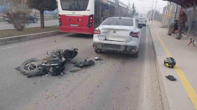Malatya’da sabah kabusu... Otomobille çarpışan motosiklet ortalığı savaş alanına çevirdi!