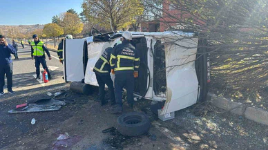 Yüce mahallesi’nde hareketli dakikalar: Otomobil takla attı!