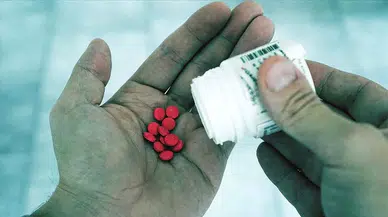 Konya'da zehir ticaretine geçit yok: Hem üstünden hem valizinden çıkanlar şaşırttı...