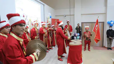İzmir'de engellilerden oluşan mehter takımı konser verdi