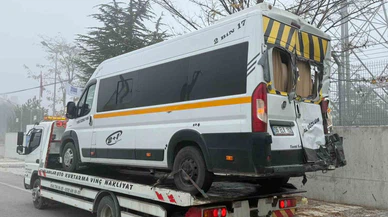 Tır servis aracını biçti... Öğrencilerin yürek dağlayan feryadı kamerada!